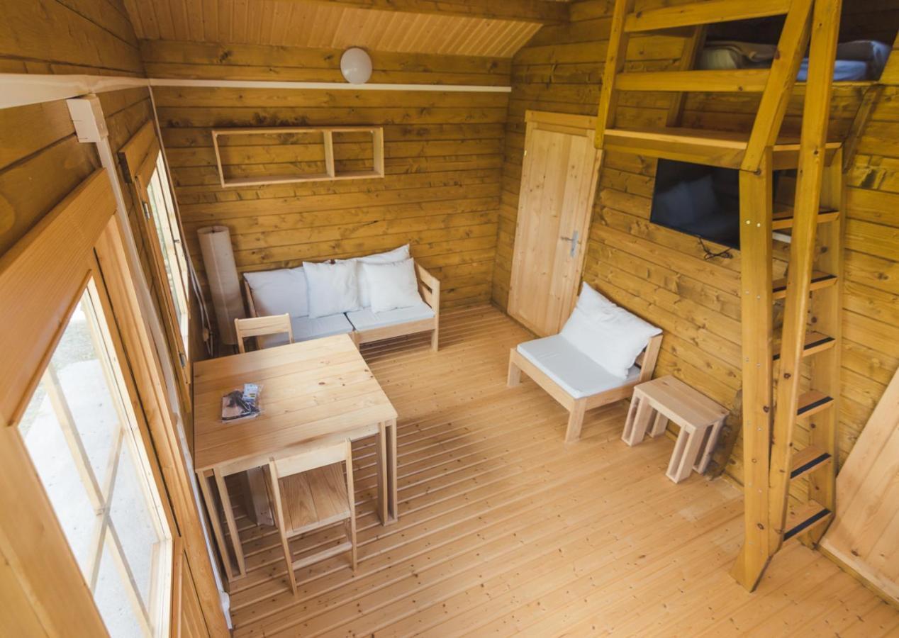 Albergue Restaurante De Artieda Ngoại thất bức ảnh