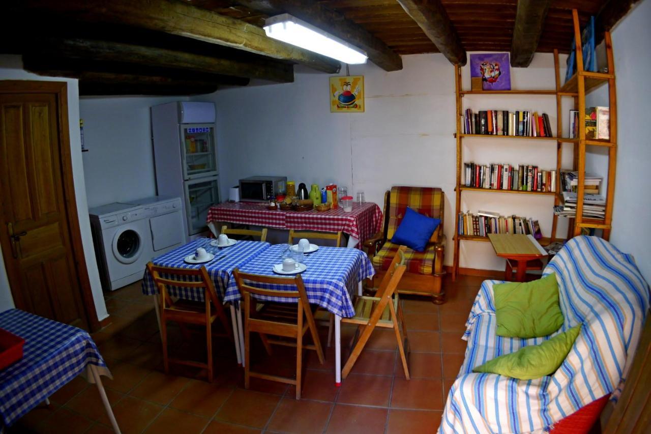 Albergue Restaurante De Artieda Ngoại thất bức ảnh
